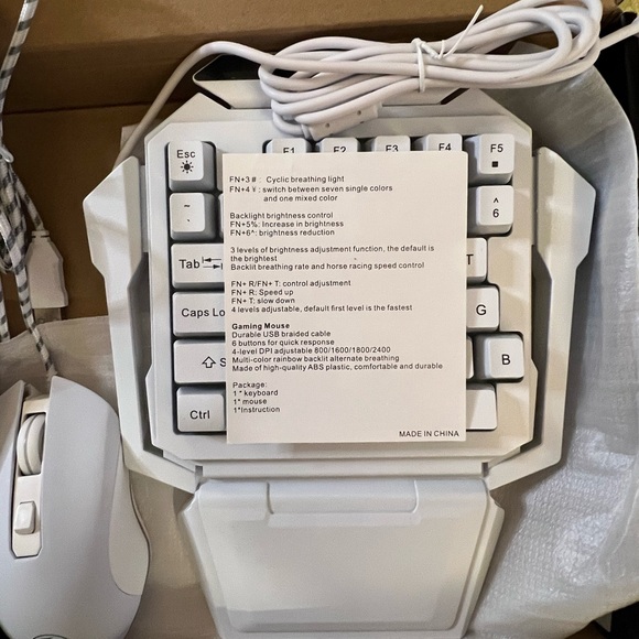 RGB One-Handed Gaming Keyboard & Mouse - Picture 9 of 10